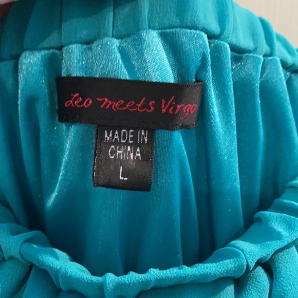 Womens dress - Picture 2 of 3